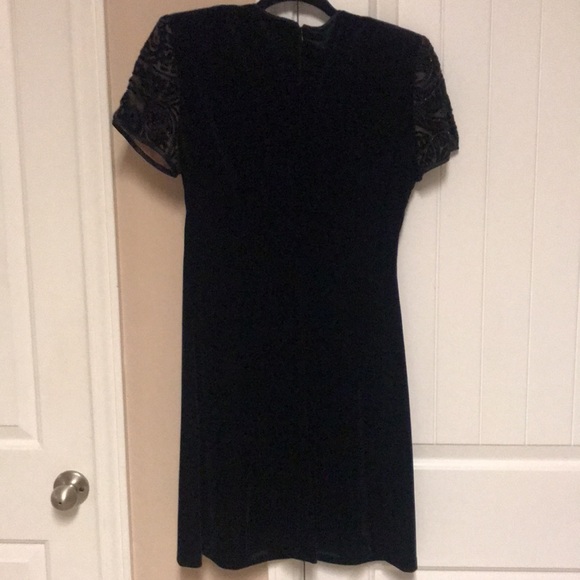 Jeffrey & Dara Evenings by Tom Barra Black Beaded Mini Dress - Picture 10 of 10